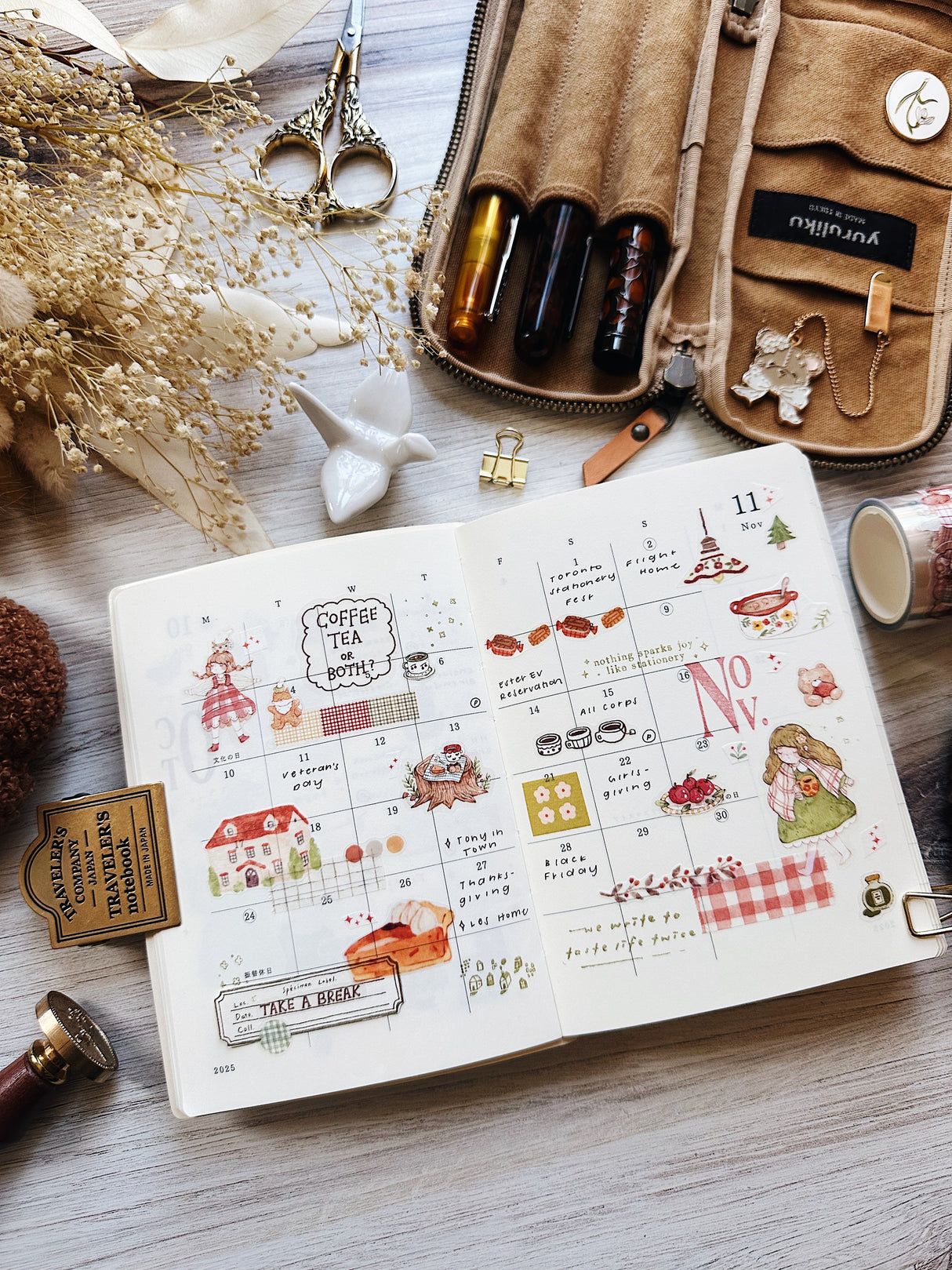 Paper Trails: A Cozy Collage + Memory Journaling Workshop with Lina