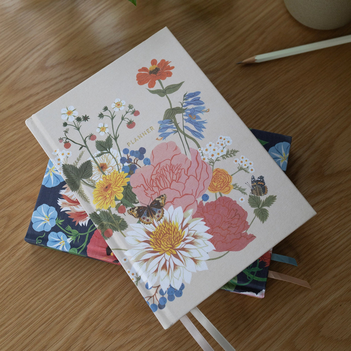 Botanica Paper Co. Linen Bound Undated Weekly Planner - Garden Floral