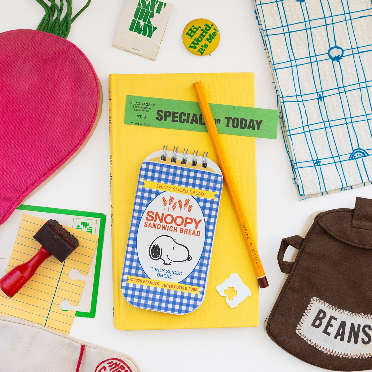 Although most notably a connoisseur of the finer junk foods—pizza, ice cream, cookies…and root beer! Even Snoopy knows the importance of a well-stocked pantry. Inspired by vintage grocery packaging, our Snoopy Grocery Collection imagines a world where everyone's favorite beagle has his own line of pantry staples, featuring the classic labels and everyday grocery favorites found in neighborhood markets.