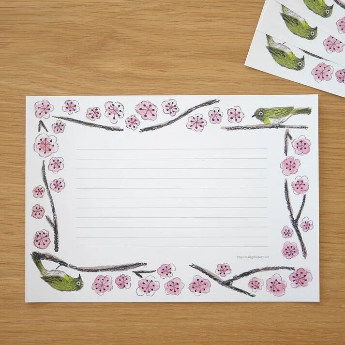 Featuring charming watercolor of various birds from Japanese illustrator 4legs
It is a convenient size that is not too big or too small. You can use it as a communication tool for small thank you and announcements. It is a great gift for people who like paper. The gorgeous and gentle designs will make you feel warm and fuzzy.
Contents: 40 sheets (10 types x 4 sheets each)
Size: A5 size (148mm×210mm)