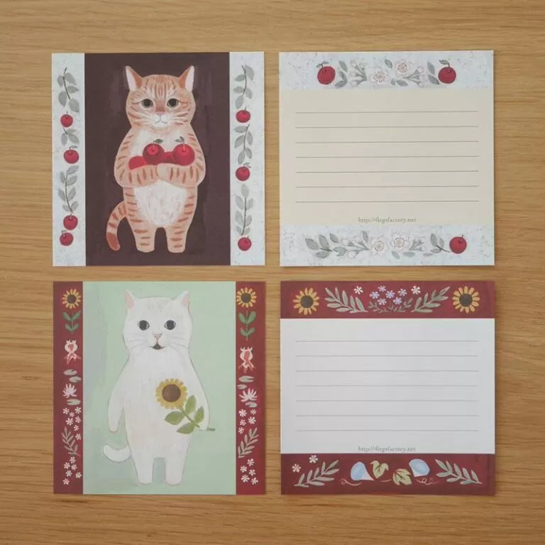 Featuring charming watercolor of cats with flowers and plants from Japanese illustrator 4legs
It is a convenient size that is not too big or too small. Please use it as a communication tool for small thank you and announcements. There are no lines on the front side, so you can use it freely as a shop card or business card with stamps and stickers as well as memos and letters. It is a great gift for people who like paper. The gorgeous and gentle designs will