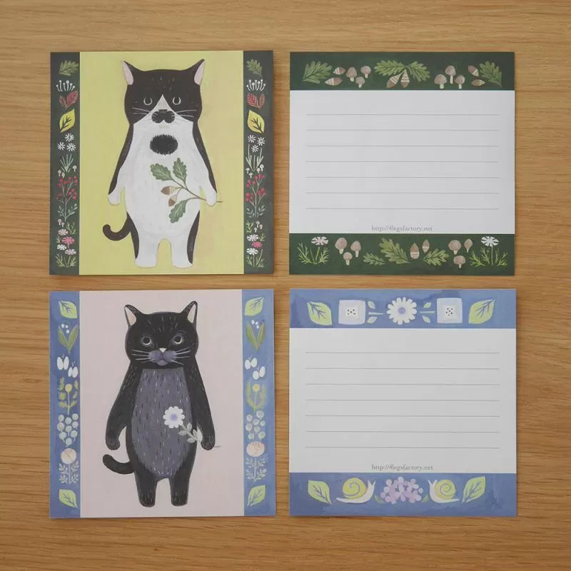 Featuring charming watercolor of cats with flowers and plants from Japanese illustrator 4legs
It is a convenient size that is not too big or too small. Please use it as a communication tool for small thank you and announcements. There are no lines on the front side, so you can use it freely as a shop card or business card with stamps and stickers as well as memos and letters. It is a great gift for people who like paper. The gorgeous and gentle designs will