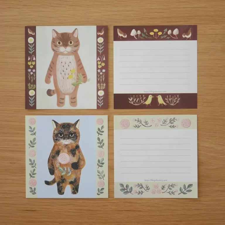 Featuring charming watercolor of cats with flowers and plants from Japanese illustrator 4legs
It is a convenient size that is not too big or too small. Please use it as a communication tool for small thank you and announcements. There are no lines on the front side, so you can use it freely as a shop card or business card with stamps and stickers as well as memos and letters. It is a great gift for people who like paper. The gorgeous and gentle designs will