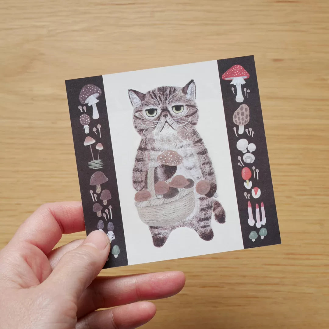 Featuring charming watercolor of a cat holding a basket of mushrooms from Japanese illustrator 4legs
It is a convenient size that is not too big or too small. Please use it as a communication tool for small thank you and announcements. There are no lines on the front side, so you can use it freely as a shop card or business card with stamps and stickers as well as memos and letters. It is a great gift for people who like paper. The gorgeous and gentle designs&nb