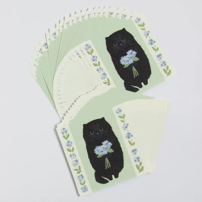 Featuring charming watercolor of a cat from Japanese illustrator 4legs
It is a convenient size that is not too big or too small. Please use it as a communication tool for small thank you and announcements. There are no lines on the front side, so you can use it freely as a shop card or business card with stamps and stickers as well as memos and letters. It is a great gift for people who like paper. The gorgeous and gentle designs will make you feel warm and