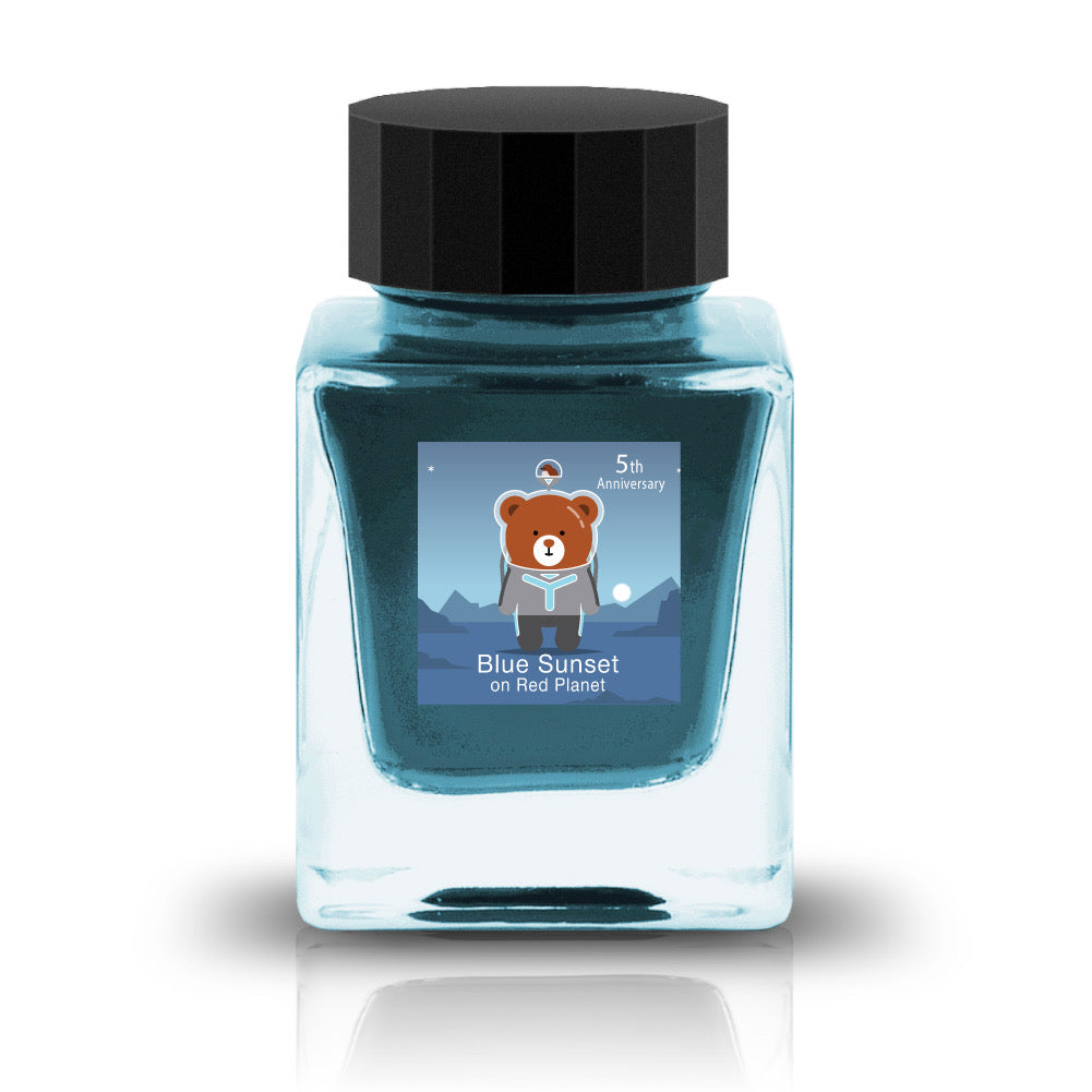 Blue Sunset on Red Planet Ink
The 2 inks in the 5th anniversary collection celebrate 5 years of TONO & LIMS. This collection was released during the "A Space Walk" event in Tokyo in 2023 and continues the space theme.
Light Blue
30ml