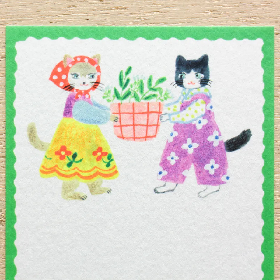 Animals dressed in fashionable clothes and cute flowers are drawn in a one-stroke note by illustrator Aiko Fukawa. Since it uses fluorescent ink, the bright color is cute. Use it to write a small letter or thank you.
It comes in a set of 4 patterns, so you can use it according to your mood and the person you are sending it to.
It is made of Mino washi paper with a pleasant rough texture, and you can also enjoy the unique writing comfort of washi paper.
Mino washi paper
4 patterns, 5 sheets each&nb
