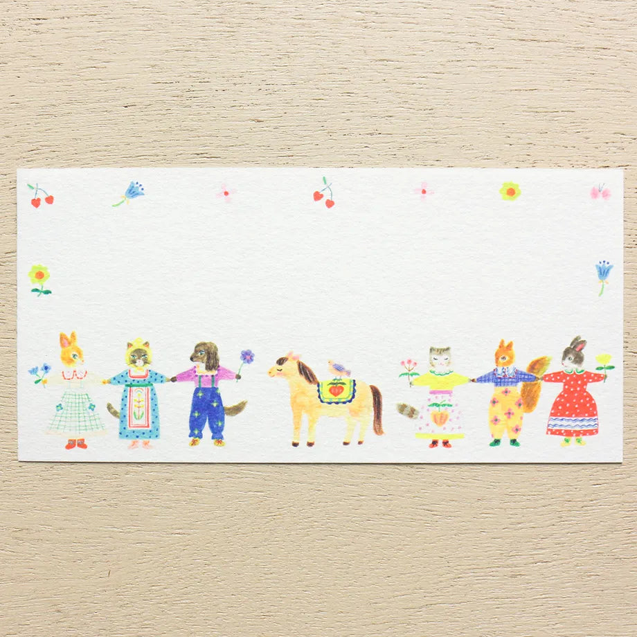 Animals dressed in fashionable clothes and cute flowers are drawn in a one-stroke note by illustrator Aiko Fukawa. Since it uses fluorescent ink, the bright color is cute. Use it to write a small letter or thank you.
It comes in a set of 4 patterns, so you can use it according to your mood and the person you are sending it to.
It is made of Mino washi paper with a pleasant rough texture, and you can also enjoy the unique writing comfort of washi paper.
Mino washi paper
4 patterns, 5 sheets each&nb