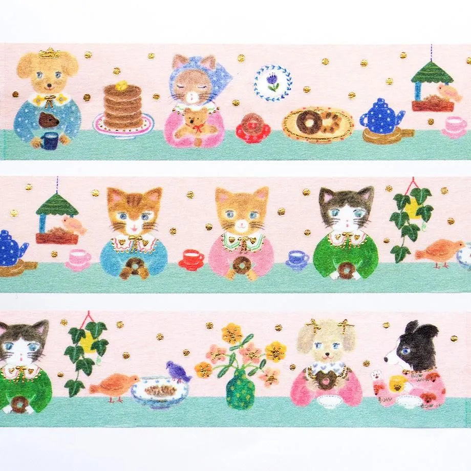 Cozyca Products - Aiko Fukawa Washi Tape - Snack Time
Washi tape by illustrator Aiko Fukawa.
The long-awaited snack time. Animals eating donuts and pancakes are depicted very cutely. Everyone's expressions are also charming. The shiny gold foil stamping is an accent.
20mm wide x 5m long