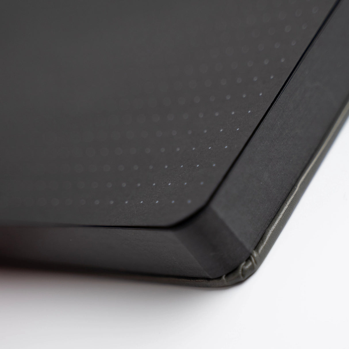 A versatile A5 notepad available in four expressive paper styles—Kraft, Black, Bluescale, and Pastel. Designed for creatives who love flexibility, each notepad offers smooth, sturdy pages perfect for sketching, note-taking, planning, and experimenting with different mediums.
Specs & Details:
Size: A5
Paper Options: Kraft, Black, Bluescale, Pastel
Page Count: Varies by style (standard A5 notepad format)
Paper Weight: Thick, high-quality pages suitable for a variety of pens and markers
Use: Ideal