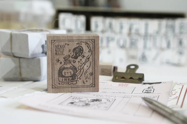 Size: approximately 4.5cm x 4.5cm
The stamps are made of industrial high grade red rubber with the finest details.As all stamps are assembled, cut, sanded by hand, size and shape may vary slightly. Wood material will differ depending on what the forest elves bring!
Stamps might be slightly stained because of quality tests during the process, but it will not affect your stamping color. 