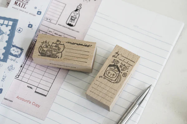 Size: approximately 4cm x 5cm
The stamps are made of industrial high grade red rubber with the finest details.As all stamps are assembled, cut, sanded by hand, size and shape may vary slightly. Wood material will differ depending on what the forest elves bring!
Stamps might be slightly stained because of quality tests during the process, but it will not affect your stamping color. 