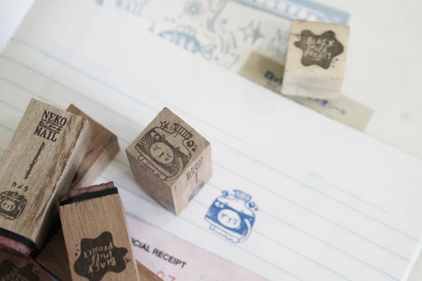 Size: approximately 2cm x 2cm
The stamps are made of industrial high grade red rubber with the finest details. As all stamps are assembled, cut, sanded by hand, size and shape may vary slightly. Wood material will differ depending on what the forest elves bring!
Stamps might be slightly stained because of quality tests during the process, but it will not affect your stamping color. 