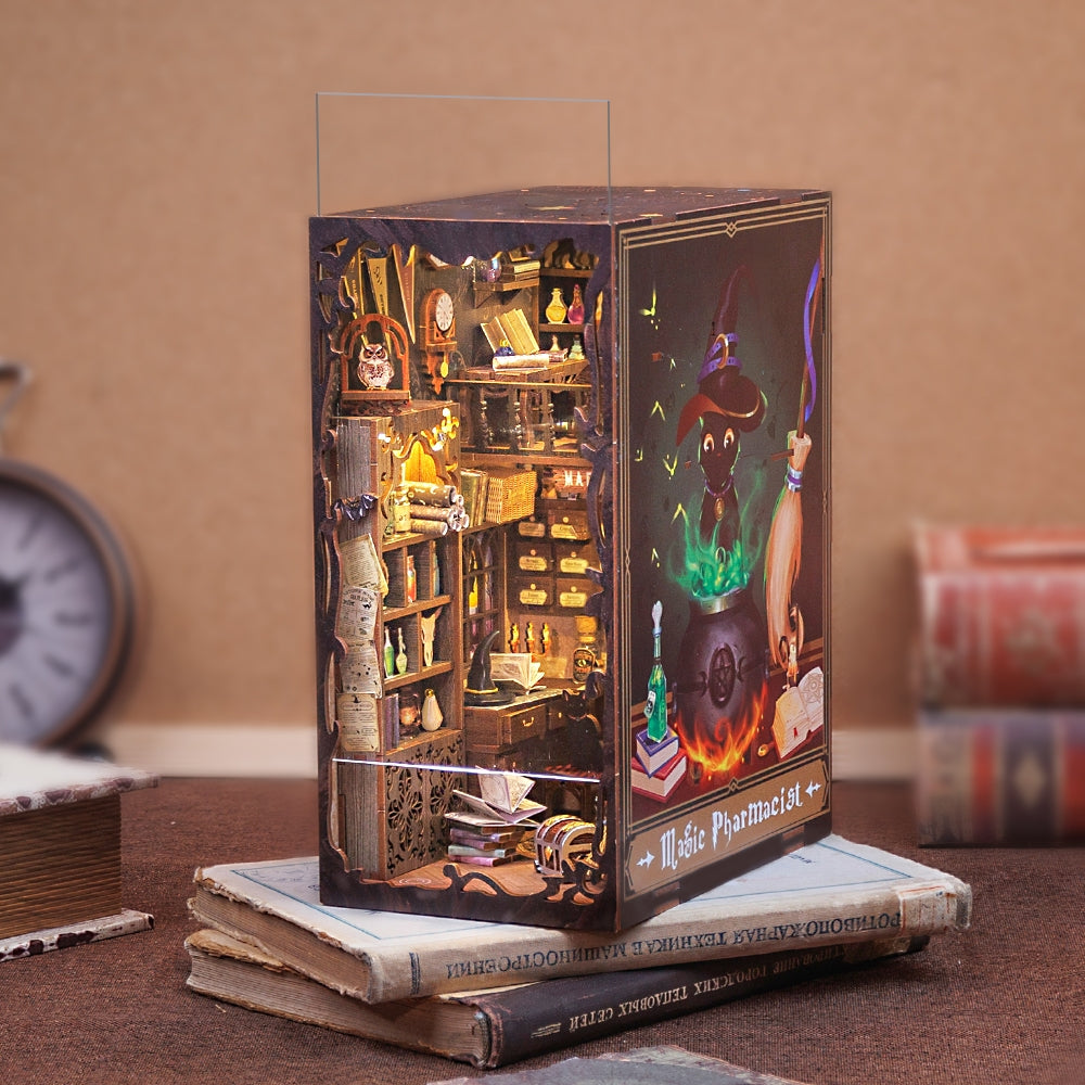 Book Nook Kit: Magic Pharmacist with Dust Cover