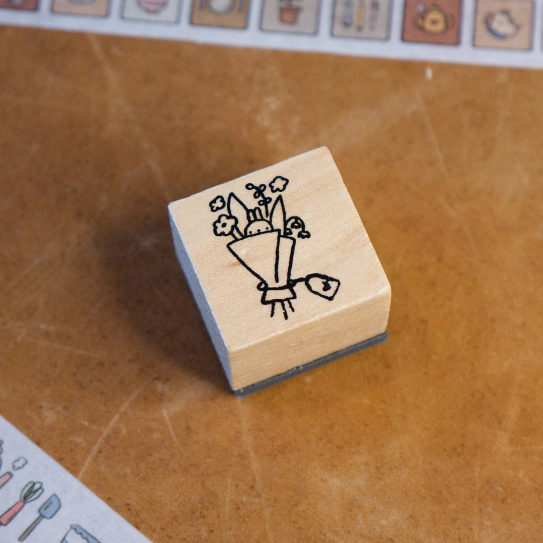 Wooden stamps to decorate your stationery, journals, planners, and more!
Measurements: 1 in x 1 in wooden stamp