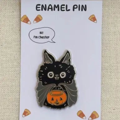 Cute baby bat's first halloween!
Includes one 1.5" enamel pin
Perfect to accessorize your bags!
