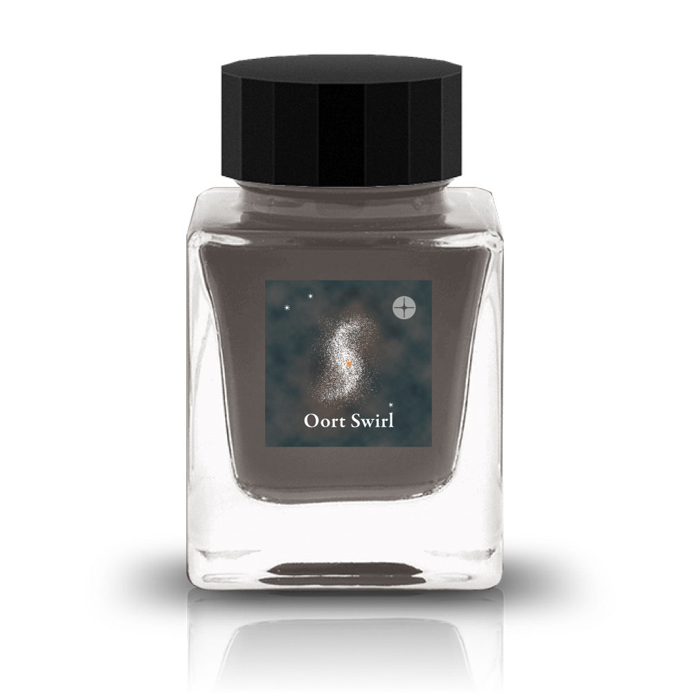 Cross the threshold between light and shadow with Oort Swirl, a mysterious ink from TONO & LIMS’ Deep Field collection.
30 ml