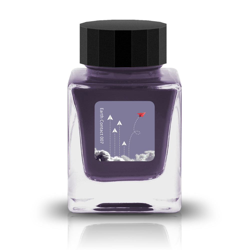 Embrace the bold and vibrant tones of nature through Tono & Lims' Earth Contact Line. Inspired by rich gemstones, each ink color is perfect for those who enjoy adding radiance to their collection. Be sure to shake the bottle well before use to evenly disperse the glitter.
RGB: 123, 118, 148
Purple
Shimmering
30 ml