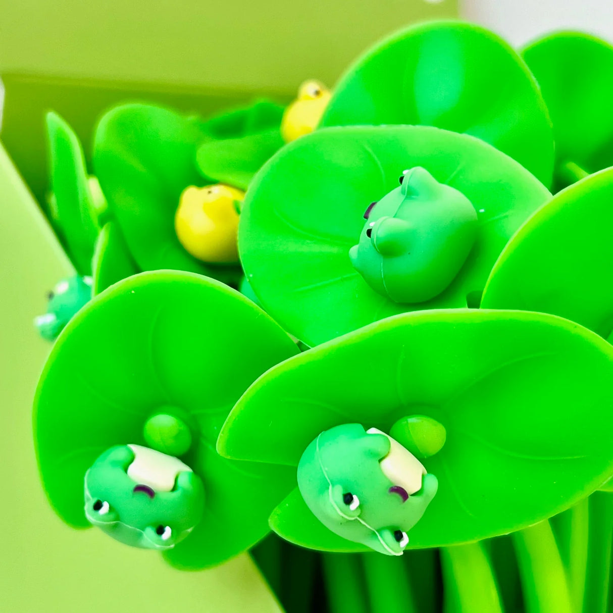 Frog Lily Wiggle Pad Gel Pen