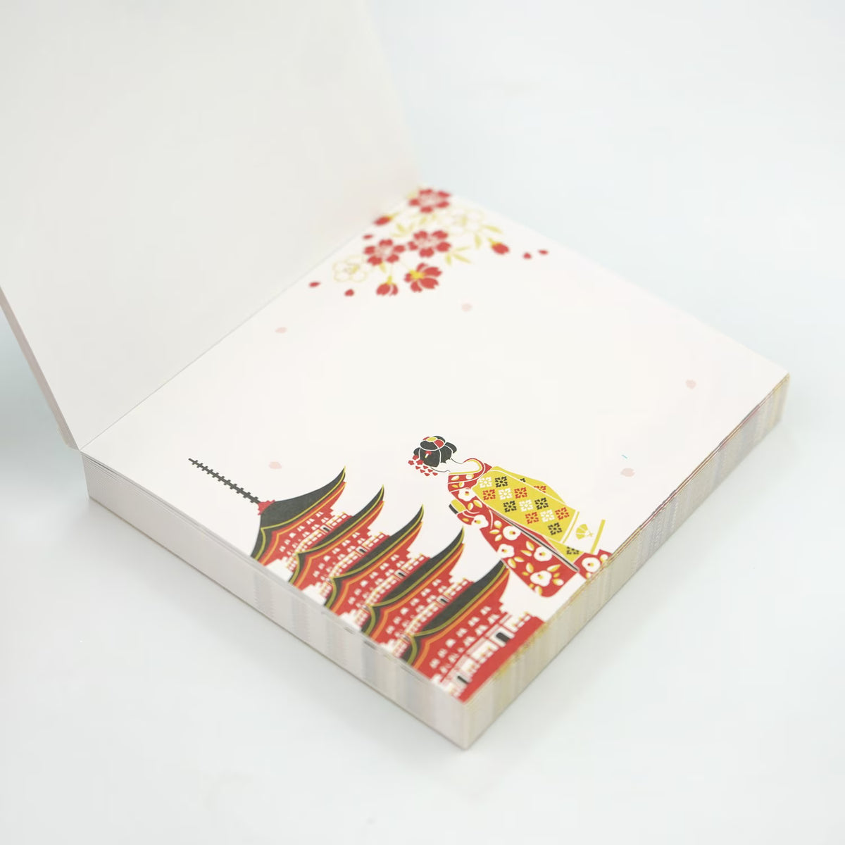 Japanese-style block memo boldly depicting Japanese landscapes. A design that stands out with vivid contrast. Of course, it can be used as a daily note, as well as a small gift card or message card. They're also appreciated as souvenirs for foreigners or as gifts from Japan!