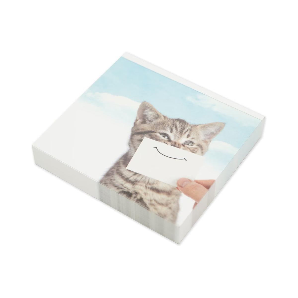 Block memo featuring a cute cat in a playful way. The design will make you smile, and it's sure to lift the hearts of those who receive it! Of course, it can be used as a daily note, as well as a small gift card or message card.
