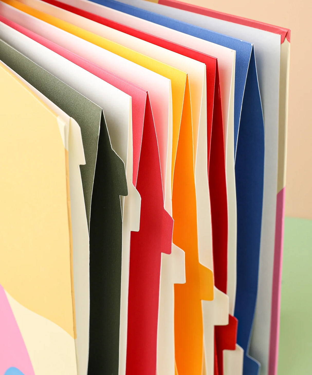 Tired of the sticker and painting pandemonium? Fear not, fellow creative spirit! Behold the Grabie Accordion File Folder – the perfect solution for organized and protected storage. This innovative book features a flexible design, allowing you to expand, contract, and adjust it at will. The sturdy cardboard cover ensures the safety of your contents, providing a reliable shield against potential damage.