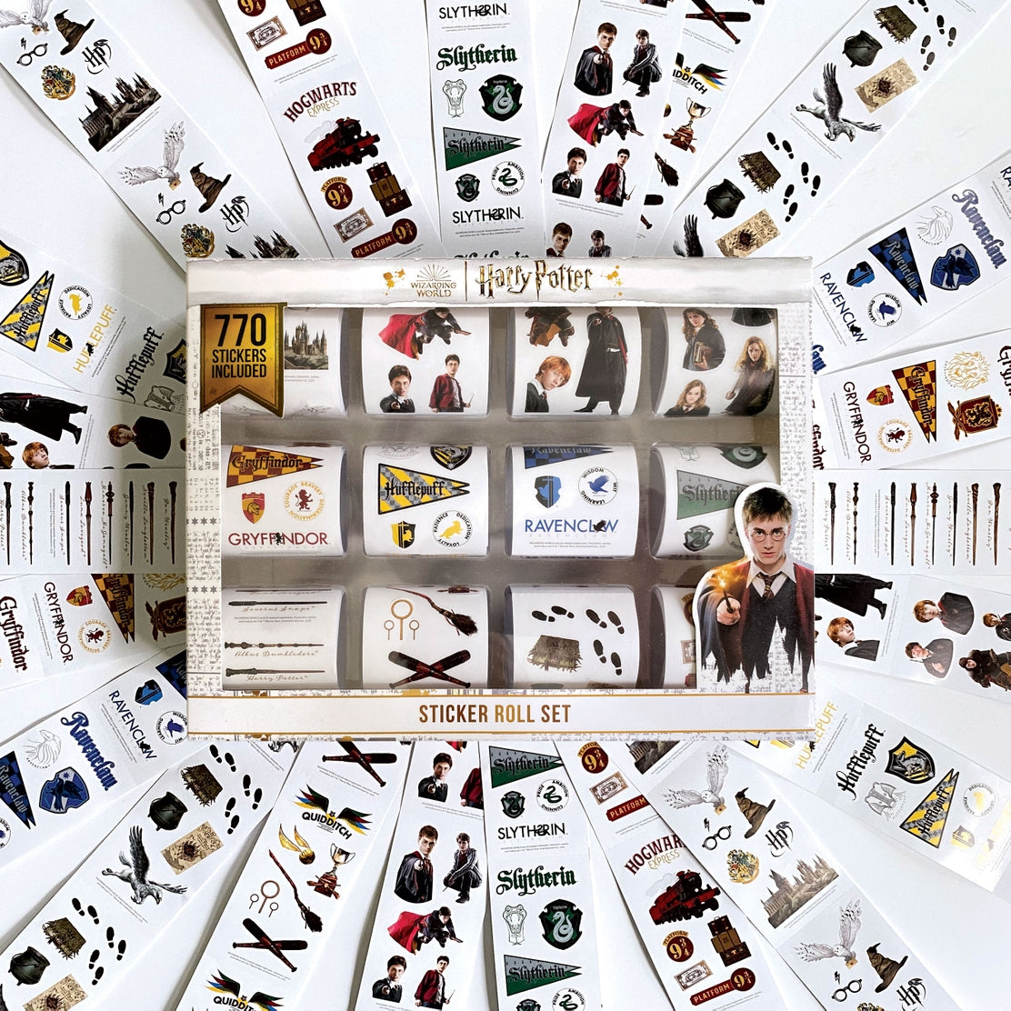 Caja con rollo de pegatinas de Harry Potter