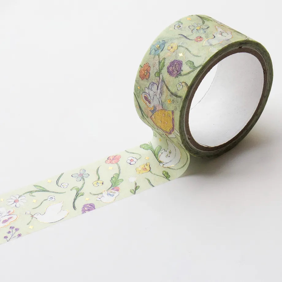 Foil-stamped masking tape by illustrator Heisuke Kitazawa. Everyone riding the spring breeze drifts somewhere with the flowers. The entire tape is delicately adorned with sparkling gold foil embossing, adding a design accent. Cut short to use as stickers, or as a pop point in wrapping or decoration.
✨ Product Features
Gold foil stamping for a subtle, elegant shine
Perfect for decorating planners, journals, cards, gifts, and scrapbooks
High‑quality Cozyca Products washi tape
Size: 20 mm × 5 m