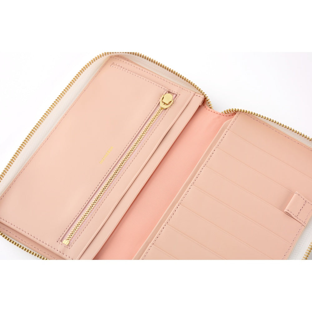 The interior uses the same pink leather, giving off a natural feel.