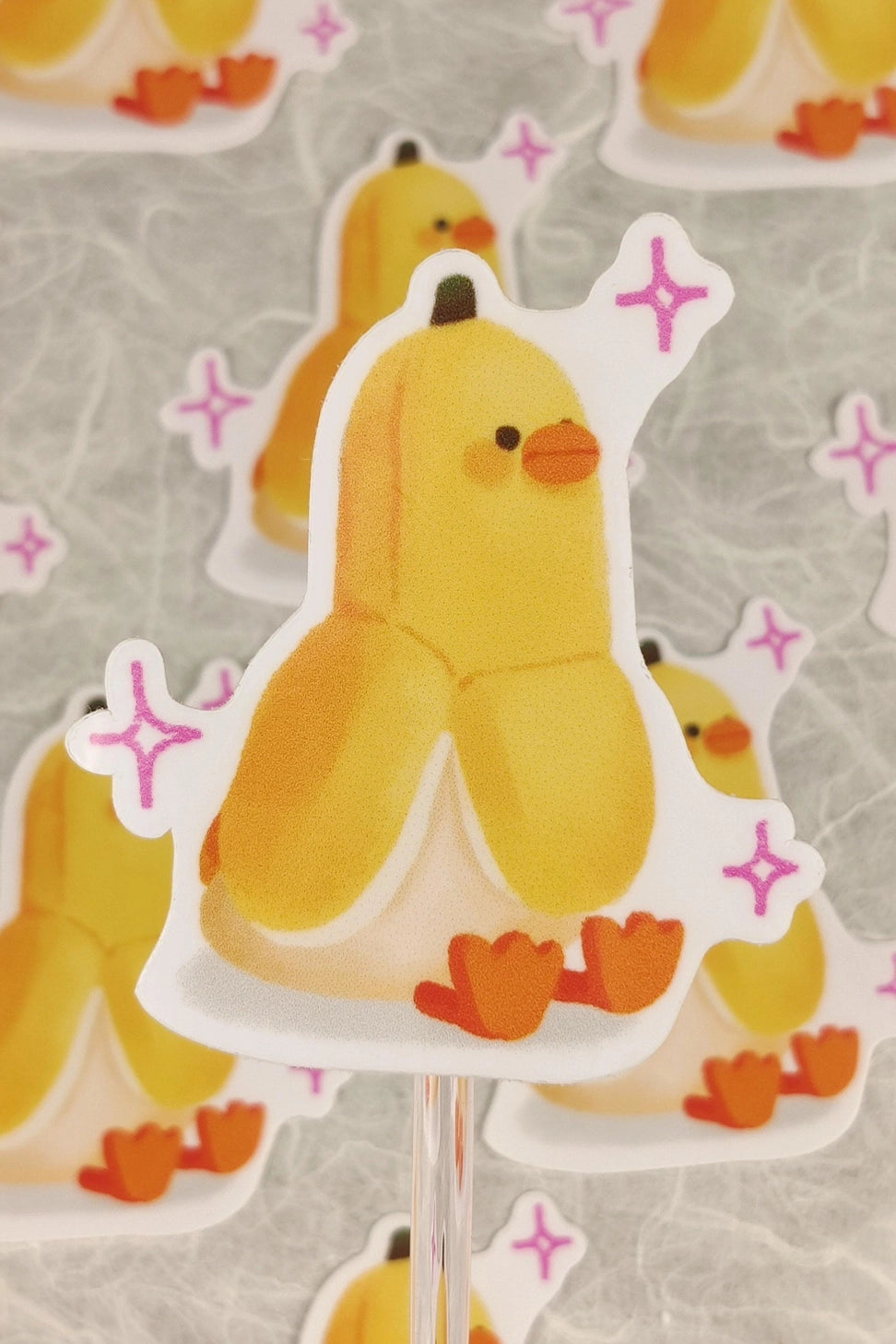 This is a glossy vinyl die-cut paper sticker, illustrated and made in-house by me. It's waterproof and ideal for decorating hard surfaces like laptops, water bottles, and phone cases, adding a cute touch to your belongings.
Material: premium glossy waterproof vinyl