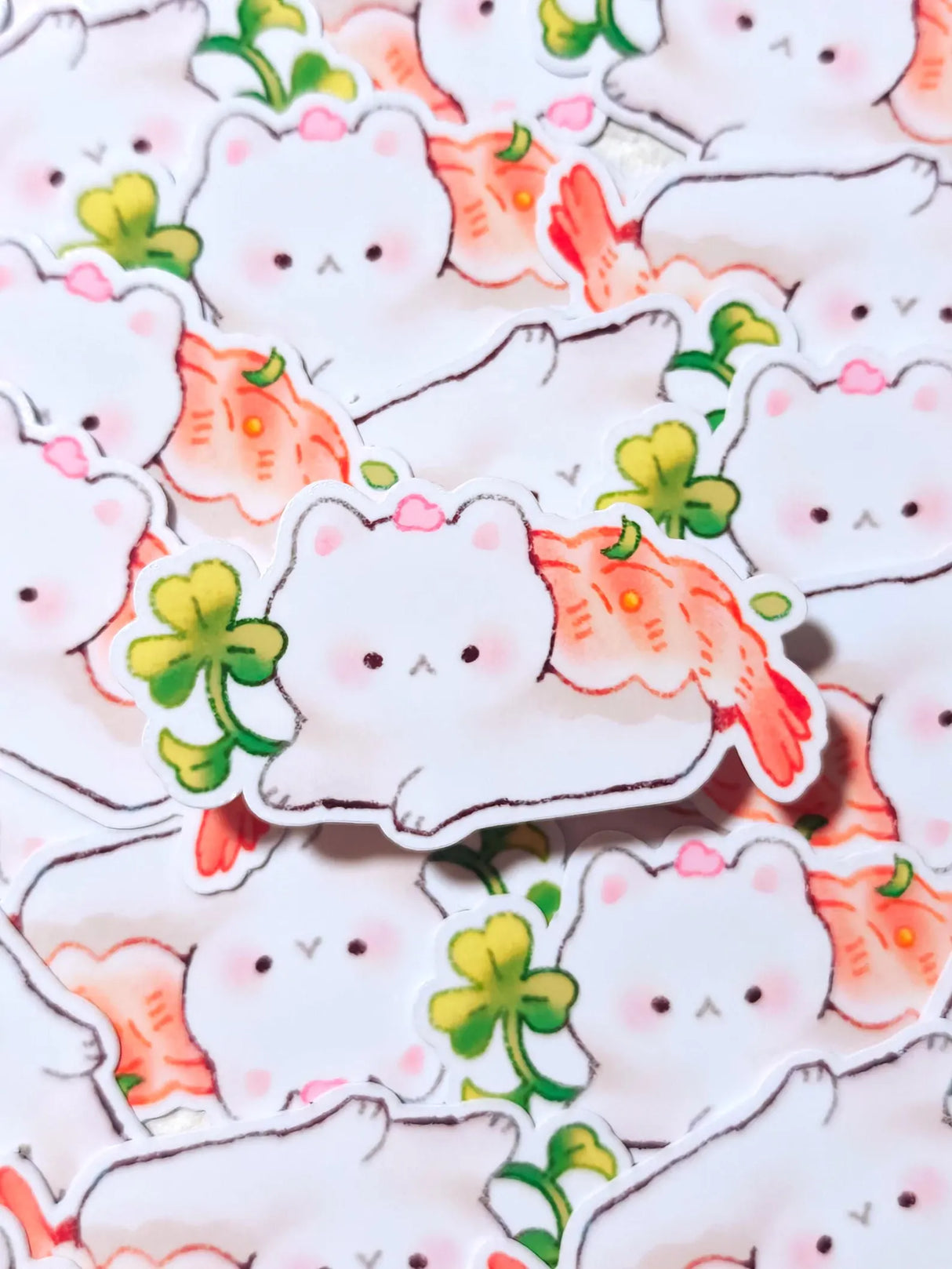 This is a glossy vinyl die-cut paper sticker, illustrated and made in-house by me. It's waterproof and ideal for decorating hard surfaces like laptops, water bottles, and phone cases, adding a cute touch to your belongings.
Material: premium glossy waterproof vinyl