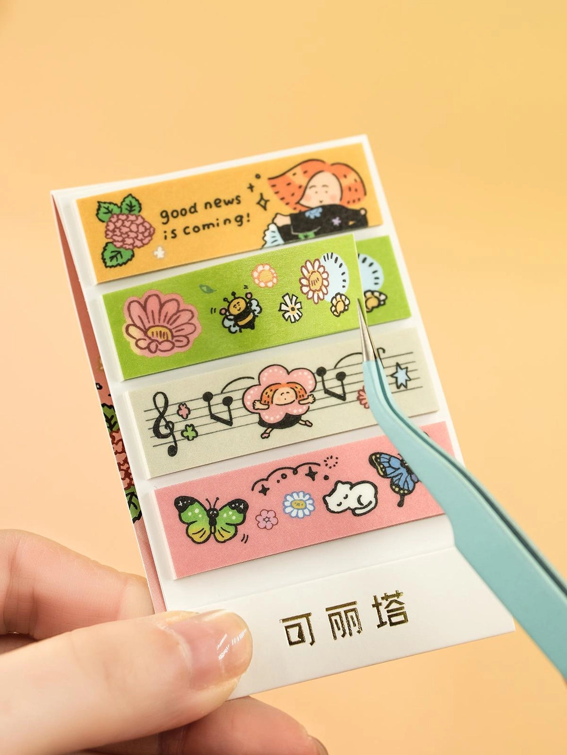 A delightful collaboration between King Jim and RiN! Studio, bringing original artwork to the iconic Kitta format. Pre-cut into individual strips and packed in a slim, pocket-sized booklet - no scissors, no mess, just peel and stick anywhere.
Perfect for journaling, planners, snail mail, and creative moments on the go.
Tiny format. Big charm. Pure Kitta convenience.
Materials: Washi Tape on release paper