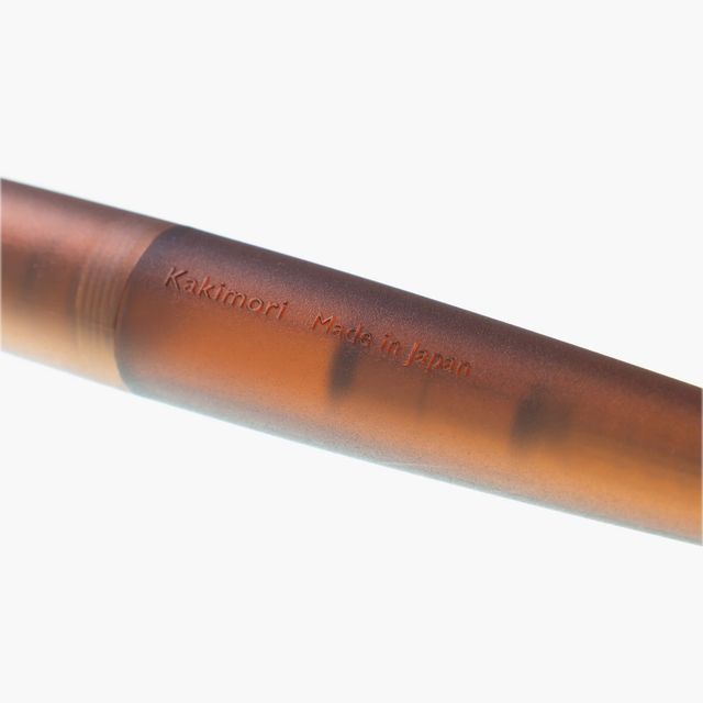 A pen that evokes the texture of frosted glass. Its translucency reveals the internal mechanism as an aesthetic feature. Careful consideration of form and colour palette ensures an elegant presence, even when not in use.
The pen is equipped with thoughtful functionality, including an extended grip section and a screw cap designed for quick access with minimal turns. The visible ink level allows for easy refills.
Available in a Fine and Medium nib
Includes converter
Steel nib