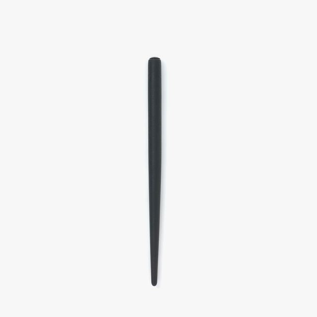 A nib holder that emerged from our desire to create a tool that inspires a lifetime of use, bringing joy to our hands and soul. From the timeless material to the comfortable thickness, form and length, each and every detail has been carefully considered to create a perfect fit. The 7-inch length is similar to that of a standard pencil. Designed to universal specifications to fit all standard nibs, the nib holder will travel with you for a lifetime of writing.
A nib holder crafted from Japanese cherry