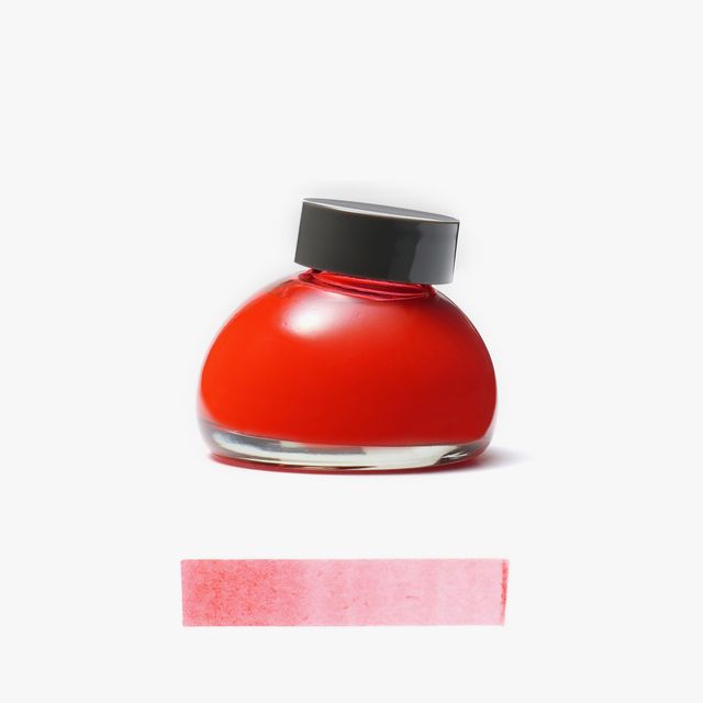 Functional tools for a lifetime of use. Our writing tools are designed to become your companions, developing personal character through the journey of ownership. The simple yet charming glass bottle has been designed for seamless use, creating a bottled ink that's bound to inspire writing with joy.
Once dry, our pigment inks are water resistant and lightfast to ensure your special message stands the test of time. The original bottle has been designed for ease of refill with any pen, while effortlessly bala