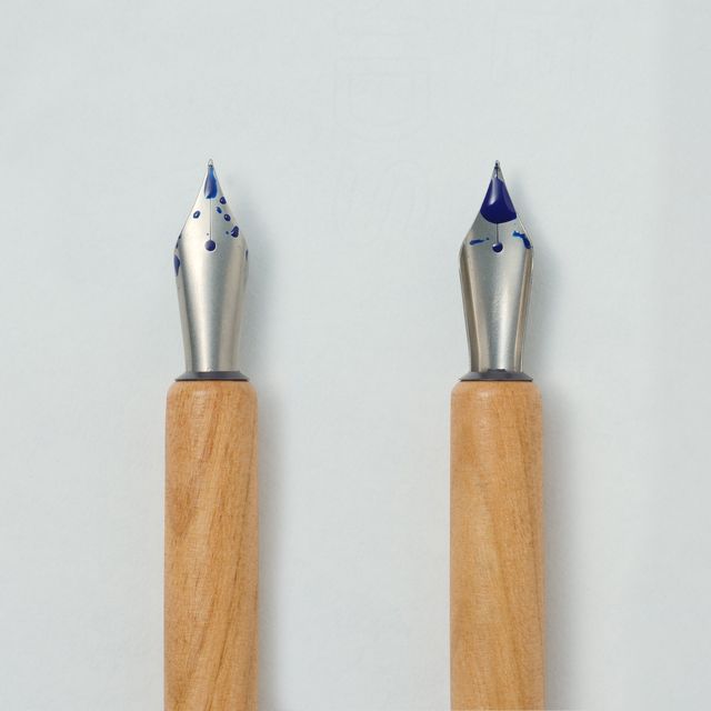 Enjoy the smooth writing feel of a fountain pen in a maintenance-free nib. When you’re done writing, simply rinse with water and dry. An ideal first nib for those new to bottled ink.
The nib is carefully aligned by hand to achieve superior ink retention, allowing about a sentence of writing with each dip. Developed specially for writing, the design replicates the form of the fountain pen nib, while rigorous testing ensures the nib won't catch on paper.
Stainless steel, iridium (nib point)
Use and Care: