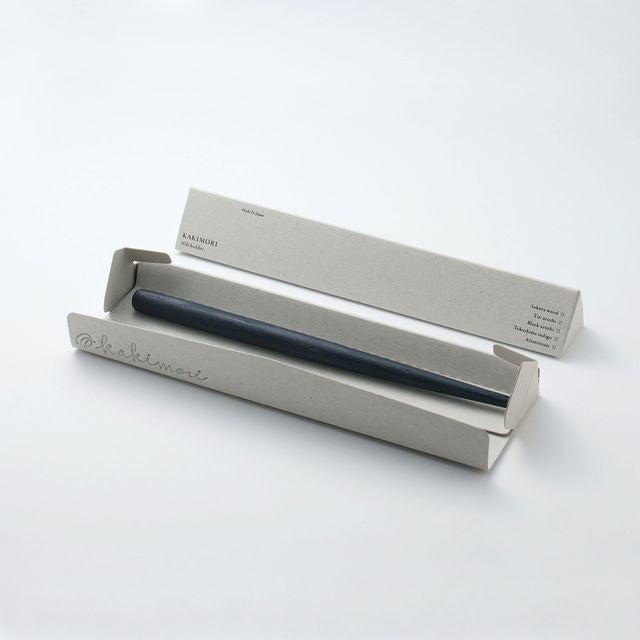 A nib holder that emerged from our desire to create a tool that inspires a lifetime of use, bringing joy to our hands and soul. From the timeless material to the comfortable thickness, form and length, each and every detail has been carefully considered to create a perfect fit. The 7-inch length is similar to that of a standard pencil. Designed to universal specifications to fit all standard nibs, the nib holder will travel with you for a lifetime of writing.
A nib holder crafted from Japanese cherry