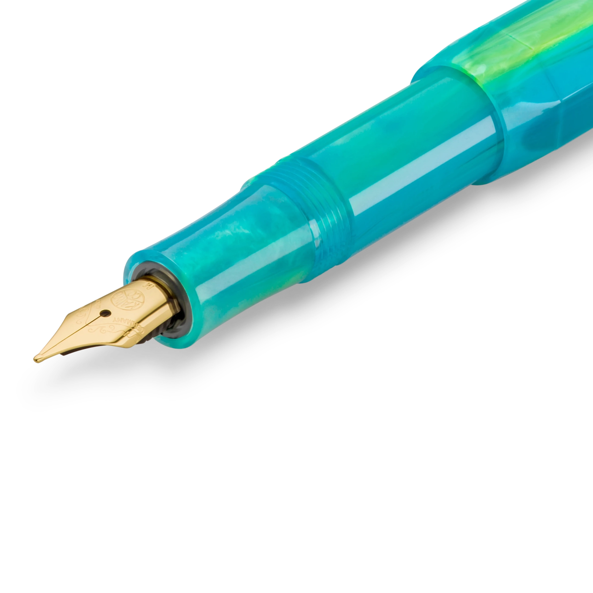 Kaweco COLLECTION Fountain Pen - Marble Ocean
Explore the depths of the world's oceans
Get ready to go on a treasure hunt with our new Kaweco Collection fountain pen. The Marble Ocean combines the dynamic shades of green and blue with flowing lightness, which reflect the variety of colours of the ocean. From crystal clear, turquoise waters, deep blue seabed and even fluorescent flora and fauna, the Kaweco Collection Marble Ocean finds a stream of inspiration in it.