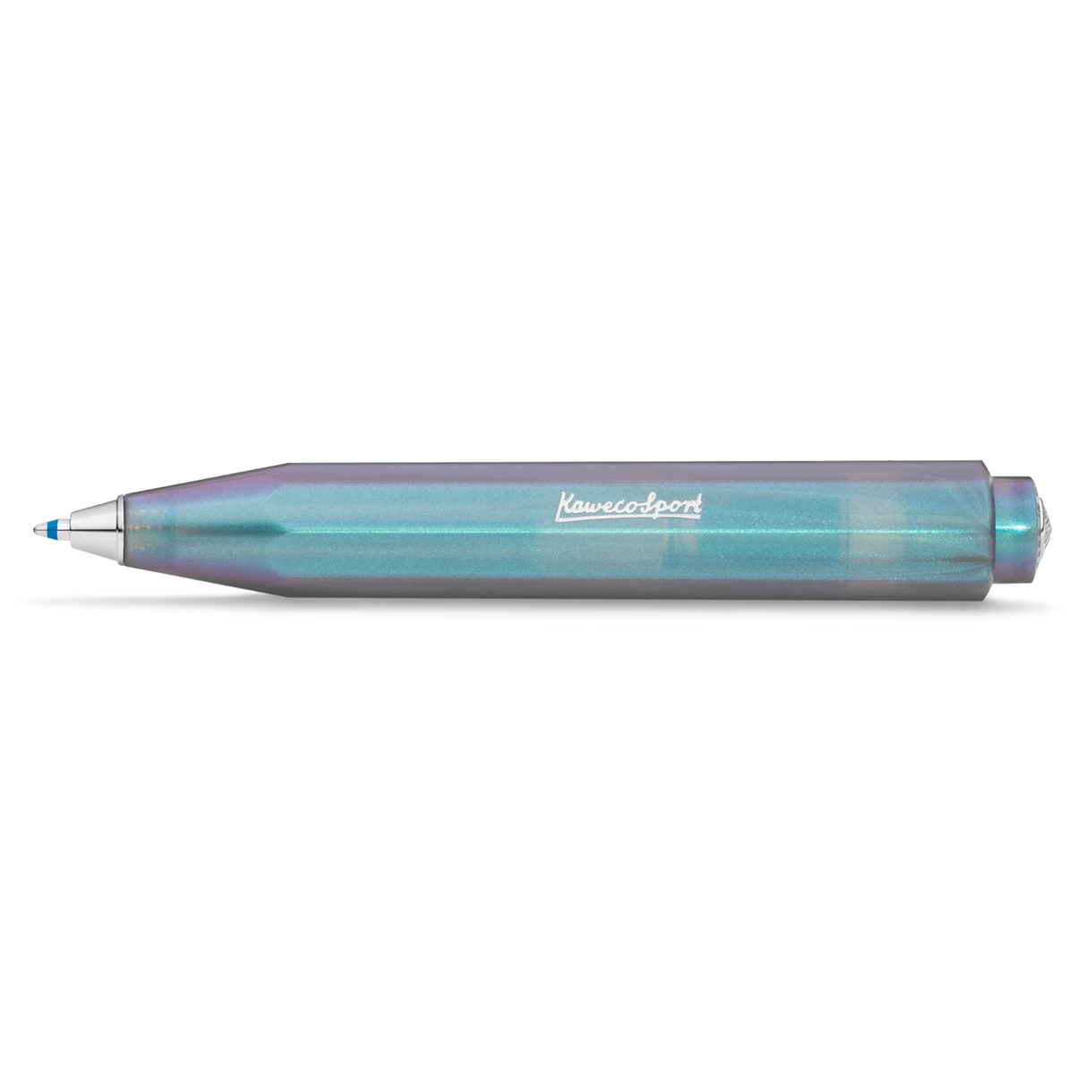 Mysterious as the moon
Houston, we have a new series: the new LUNAR SPORT takes its first steps into the Kaweco standard range. Now the series sparkles again in two more magical nuances: While our Shadow Blue is reminiscent of mysterious galaxy nebulae in the space depths, the Light Blue shines with its more subtle and gentle properties, like forget-me-nots in full bloom.
Both are imbued with an intriguing, iridescent color change that makes the blue and purple hues dance on the surface of the pencil, dep