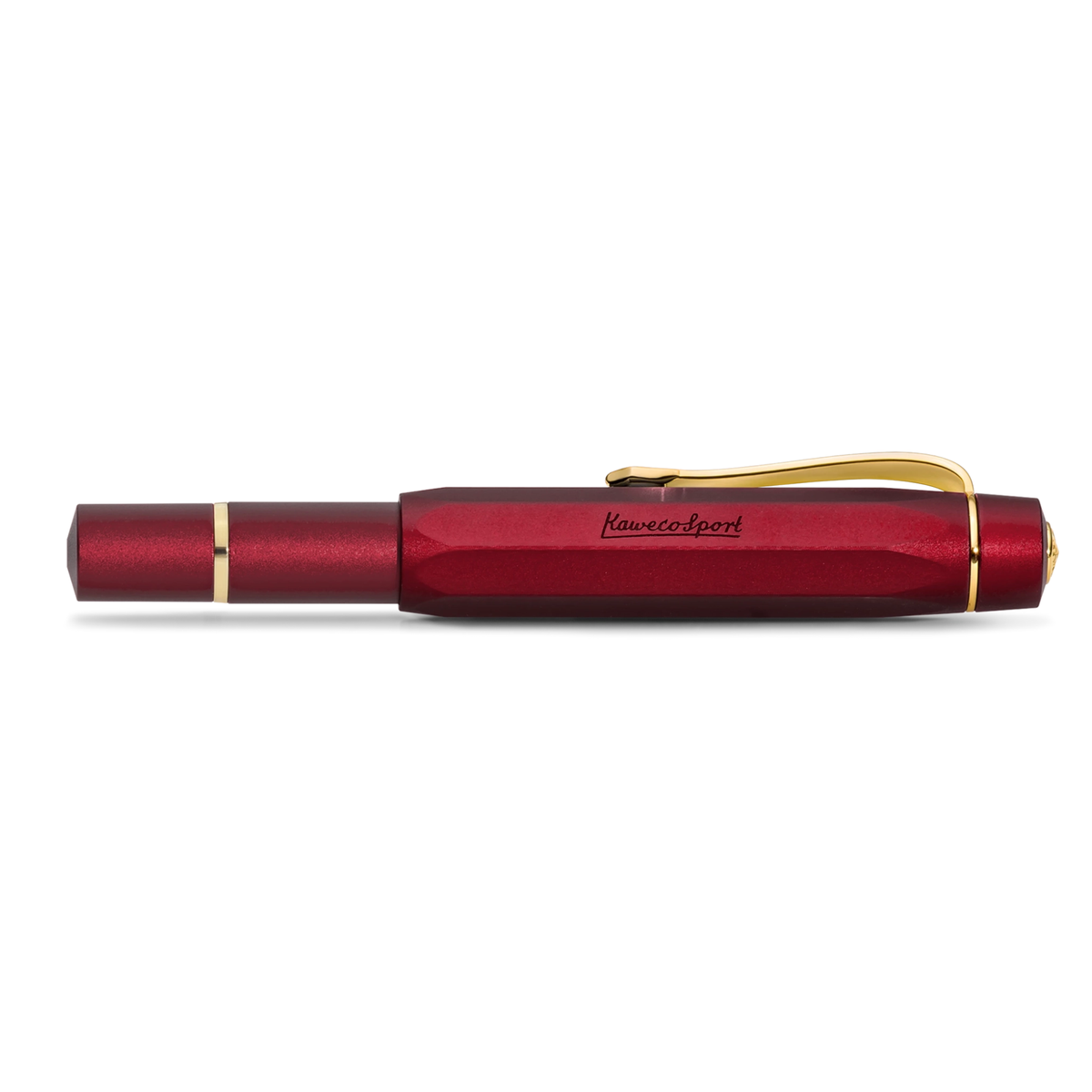 The Piston Sport AL series is getting even more colourful: Just in time for the holidays, our metallic piston fountain pen appears in a new, luxurious look. The red anodized surface of the robust aluminum housing is extremely durable and gives the pen a high-quality feel. It harmonises perfectly with the golden elements and gives the writing instrument a particularly elegant character.