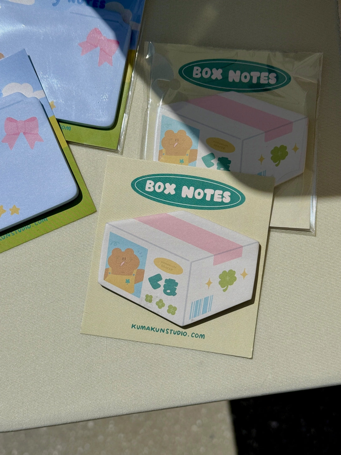 Perfect for notes or journal inserts
Sturdy paper for your inky pens :)
Size: 2.25” x 3” inches
25 sheets per pad