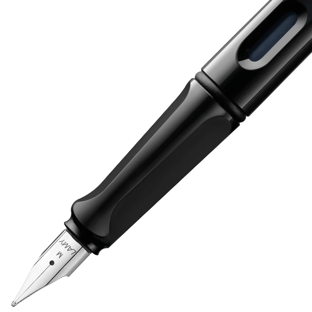Fountain pen, icon, global success: the LAMY safari has been a beloved classic since its introduction in the 1980s and enjoys a cult status untypical for a writing instrument. Countless colours and ever-changing special editions make hearts beat faster - whether for the pencil case or the carefully curated fountain pen collection.
The LAMY safari is more than the sum of its details: it is aesthetic, robust and individual. The distinctive, self-sprung clip keeps the writing instrument securely fastened in p