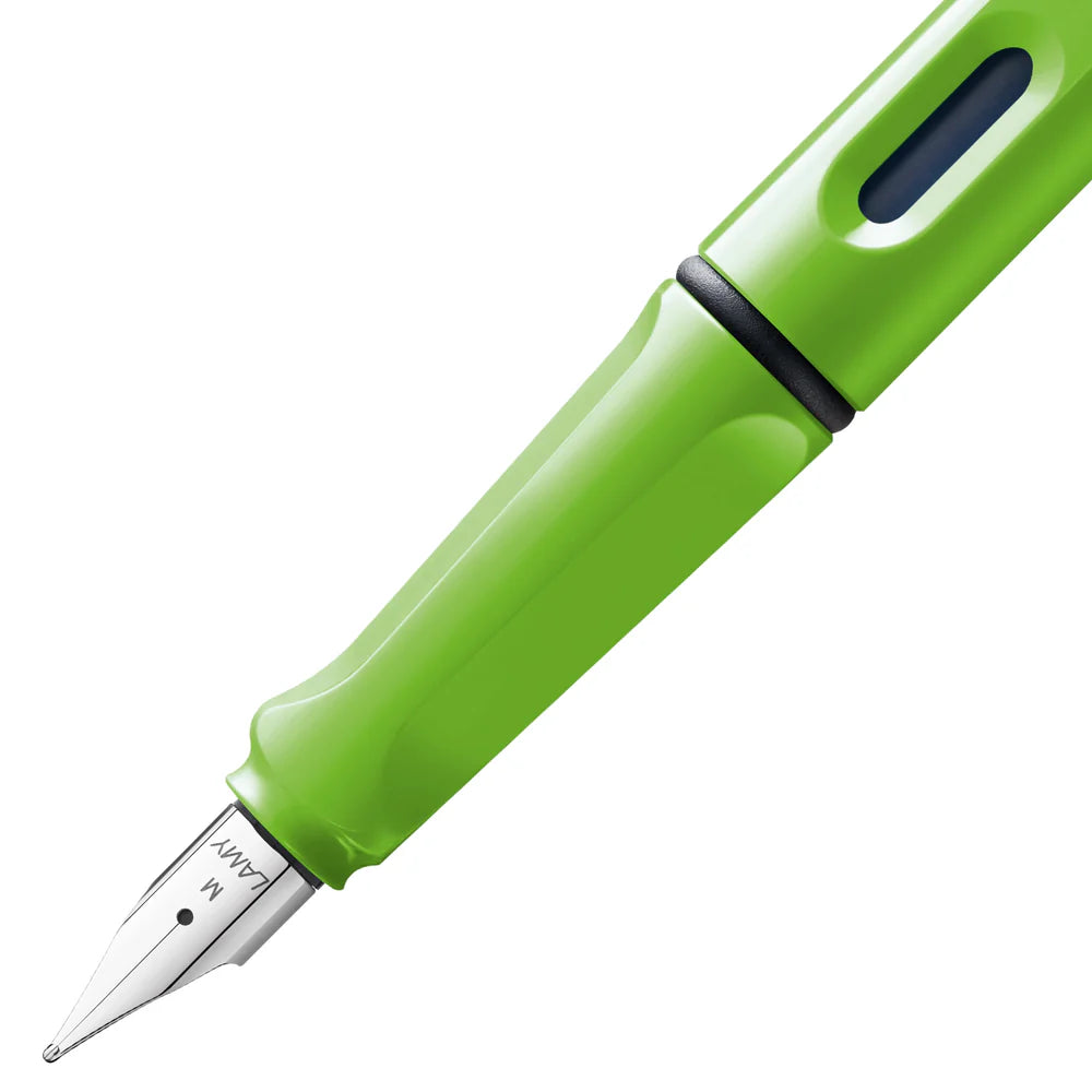 Fountain pen, icon, global success: the LAMY safari has been a beloved classic since its introduction in the 1980s and enjoys a cult status untypical for a writing instrument. Countless colours and ever-changing special editions make hearts beat faster - whether for the pencil case or the carefully curated fountain pen collection.
The LAMY safari is more than the sum of its details: it is aesthetic, robust and individual. The distinctive, self-sprung clip keeps the writing instrument securely fastened in p