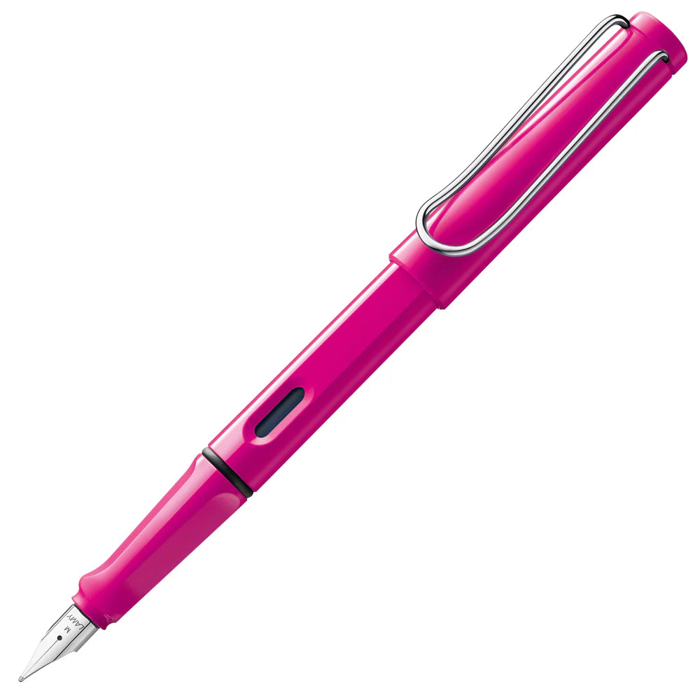 Fountain pen, icon, global success: the LAMY safari has been a beloved classic since its introduction in the 1980s and enjoys a cult status untypical for a writing instrument. Countless colours and ever-changing special editions make hearts beat faster - whether for the pencil case or the carefully curated fountain pen collection.
The LAMY safari is more than the sum of its details: it is aesthetic, robust and individual. The distinctive, self-sprung clip keeps the writing instrument securely fastened in p