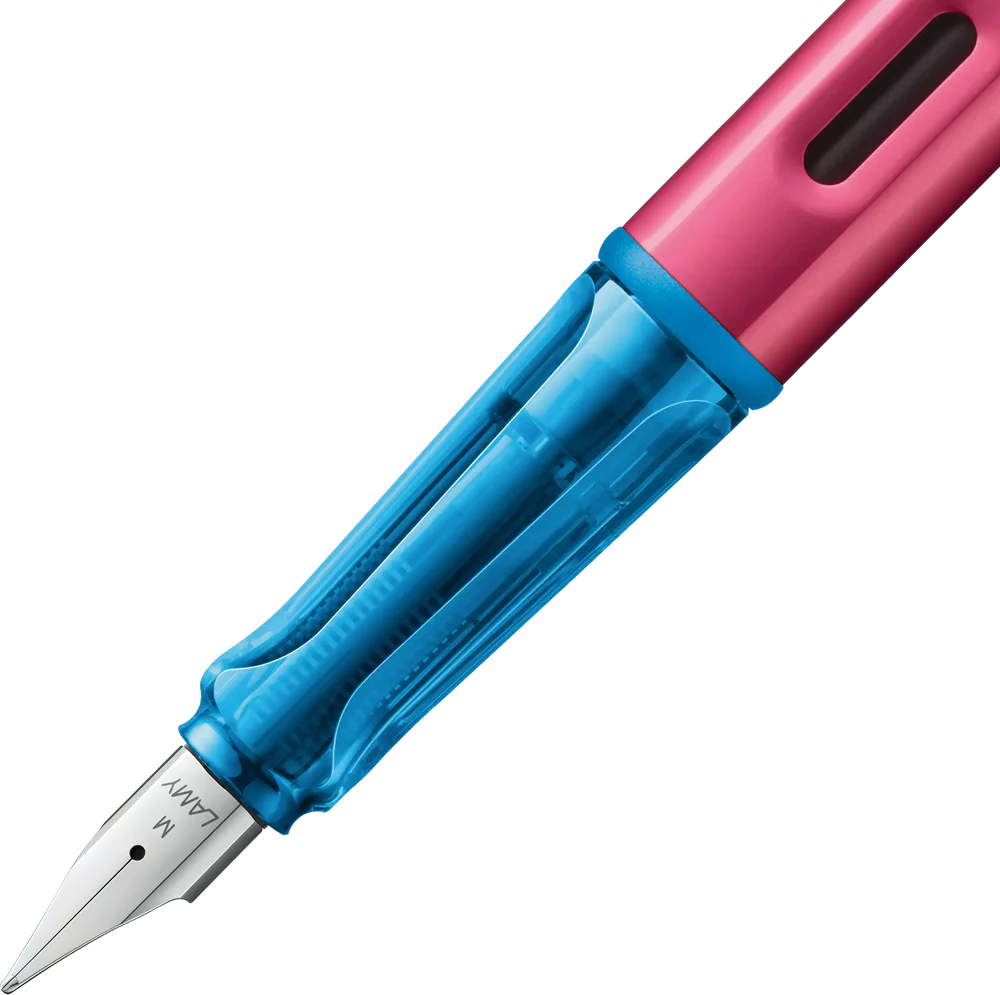 LAMY Special Edition AL-Star Fountain Pen - Rollerskate
Light, lighter, LAMY AL-star: the writing classic made of resistant aluminium masters all challenges of everyday life in style. The transparent grip lies comfortably in the hand and, with an unobstructed view of the ink duct, turns the functional into a visual highlight. The series is ever inspiring with new special editions in current trendy colours and is thus an inspiring must-have in any pencil case.
Lightweight fountain pen with polished steel n