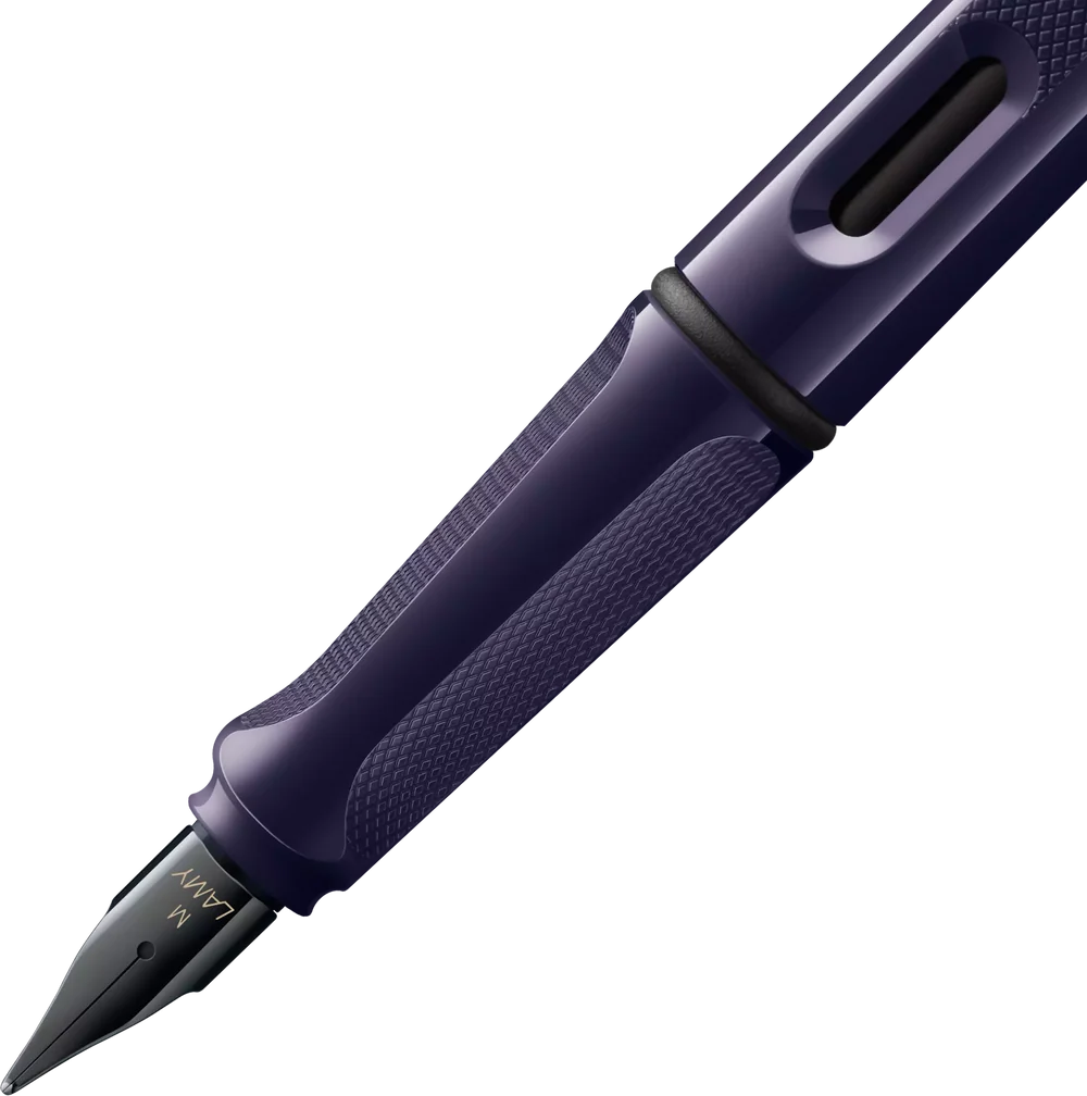 LAMY Special Edition Safari Fountain Pen - Meteora
Fountain pen, icon, global success: the LAMY safari has been a beloved classic since its introduction in the 1980s and enjoys a cult status untypical for a writing instrument. Countless colours and ever-changing special editions make hearts beat faster - whether for the pencil case or the carefully curated fountain pen collection.
The LAMY safari is more than the sum of its details: it is aesthetic, robust and individual. The distinctive, self-sprung clip