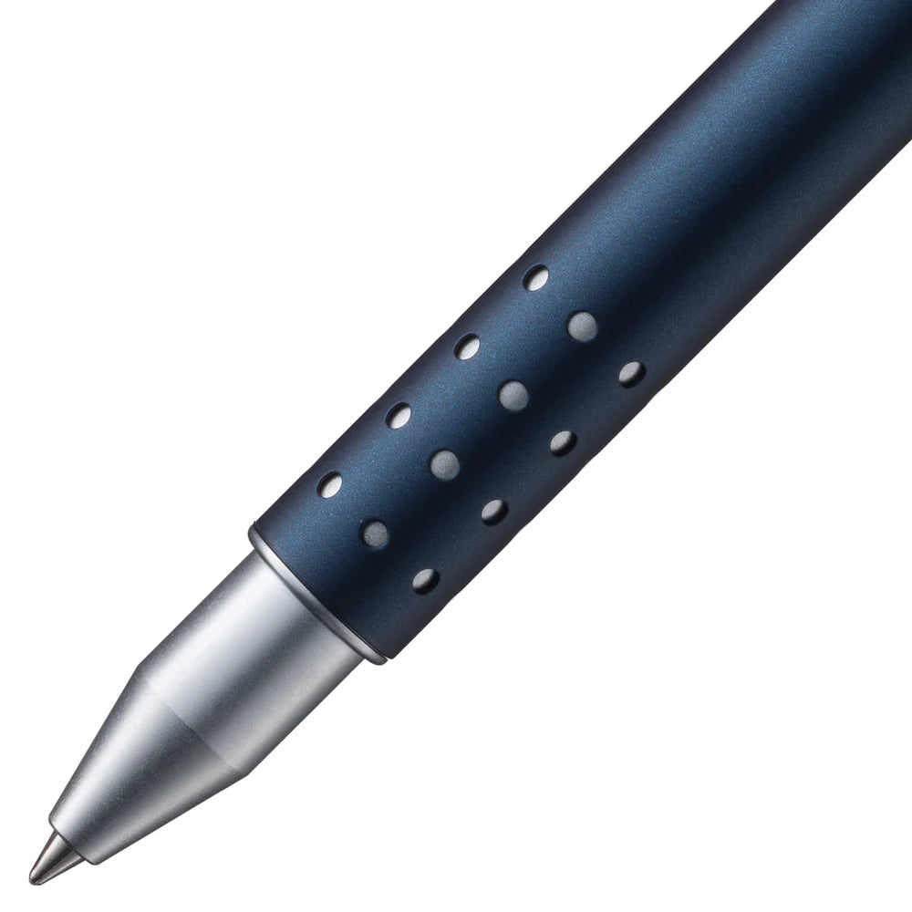 The LAMY swift is a rollerball pen whose straightforward design is full of thoughtful details. It combines the pleasant writing feeling of ink with the robust functionality of a biro. The interaction of clip and pusher is particularly ingenious: when the refill is pushed out and ready to write, the clip retracts to prevent accidental insertion.
Inside the LAMY swift, the best rollerball refill on the market, the LAMY M 66, ensures a smooth and fluid writing experience. The durable all-metal casing features