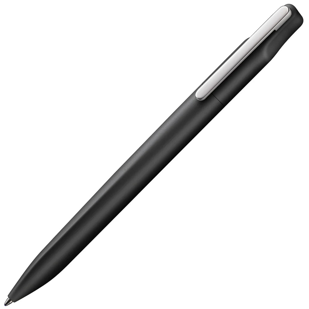 The LAMY xevo is the entry-level model into the world of LAMY design: the balanced body impresses with an imperceptible transition of the triangular shape of the grip into a circle. The finishing touch is a spring-loaded metal clip on a concave shape.
The smooth twist mechanism and the soft writing feel of the LAMY M 16 large-capacity refill are two further reasons why the LAMY xevo is high on the popularity scale of demanding frequent writers: the interplay of outstanding design and technical perfection r