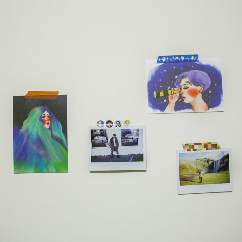 La Dolce Vita - Aurora Girl Postcard
After embarking on the journey, I am a shepherd,
herding the gentle footsteps
, and the aurora is the idyllic song
of the island, the wind and rain, the stars have turned into notes
, singing leisurely and slowly in the plains,
Incudes 1 postcard
Size: 105x148 mm
Material: Ivory 250g