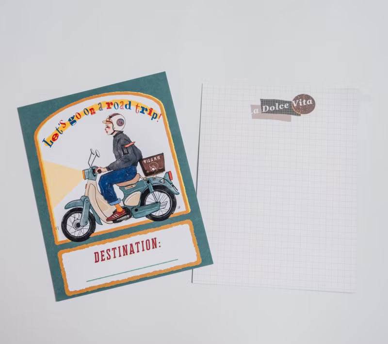 La Dolce Vita - Let's Go On A Road Trip Postcard
Where are we going next?
/
A postcard suitable for use on the go,
write a record of your life for yourself.
Incudes 1 postcard
Size: 105x148 mm
Material: Ivory 250g
Made in Taiwan